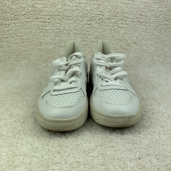 Veja V-10 Leather Low-Top Sneakers Women - Picture 2 of 7